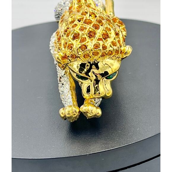 Vintage Rhinestone Gold Silver Leaping Lion Green Eyes Shoulder Brooch - Picture 8 of 10